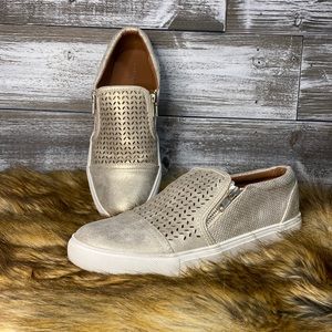 Gold metallic fashion tennis shoes